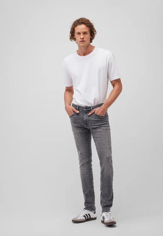 men's tapered jeans-JAMES | Super Skinny, Zip Fly