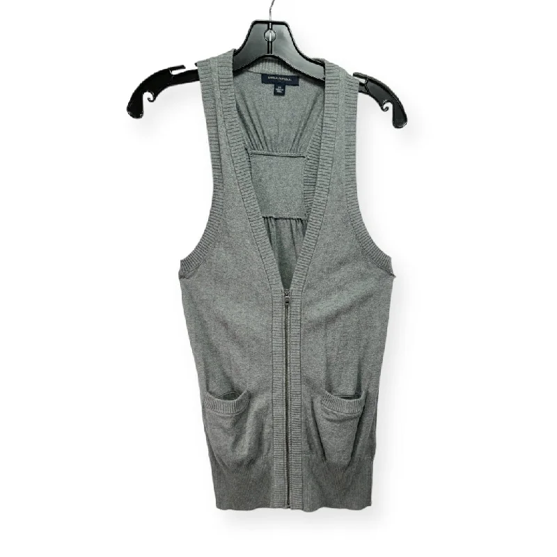 men's skiing vests-Grey Vest Sweater Banana Republic, Size Xs