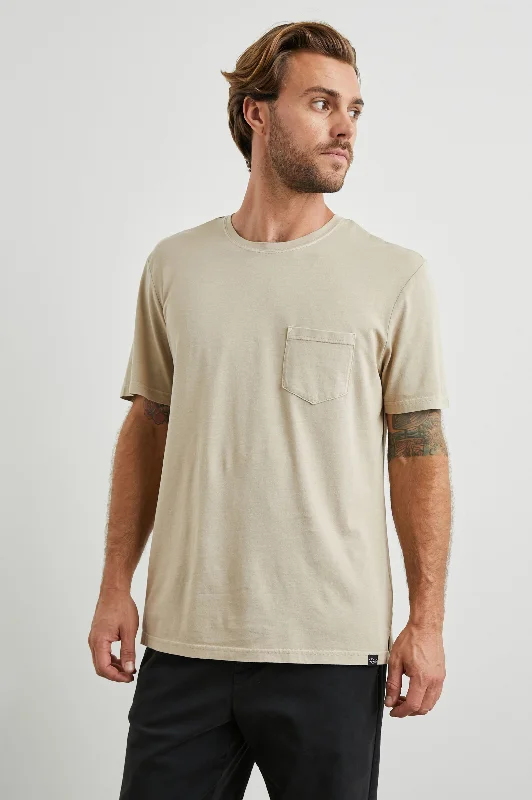 men's soft t-shirts-JOHNNY T-SHIRT - DESERT SAND