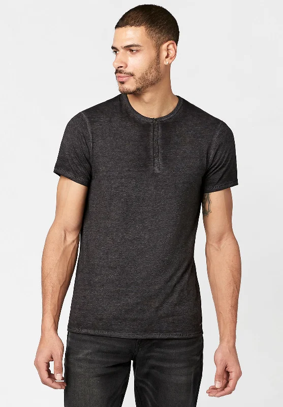 men's plain color t-shirts-Kasum Buttoned Henley Men's T-Shirt in Black - BM21411